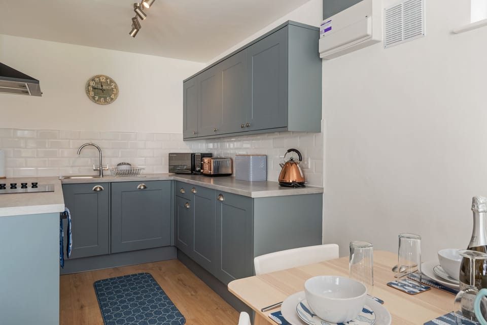 Modern Apartment, Close to Beach