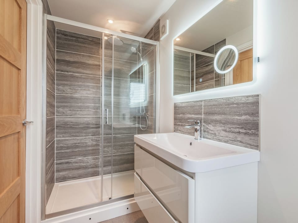 Bathroom | Whit&rsquo;s End House, Whitstable