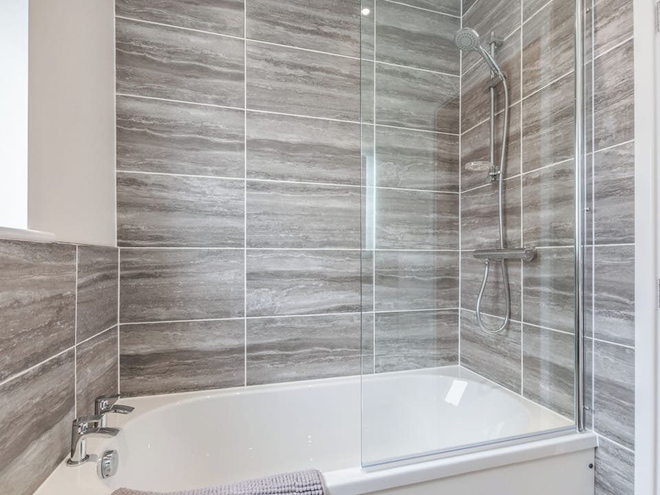Bathroom | Whit&rsquo;s End House, Whitstable