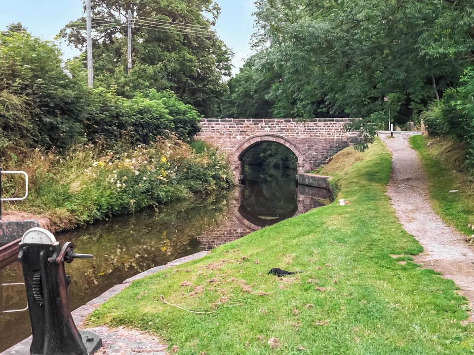 Surrounding area | Sun Valley- Serenity - Sun Valley, Stockton Brook, near Leek