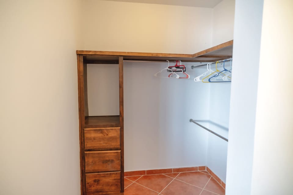 Suite 1 Closet