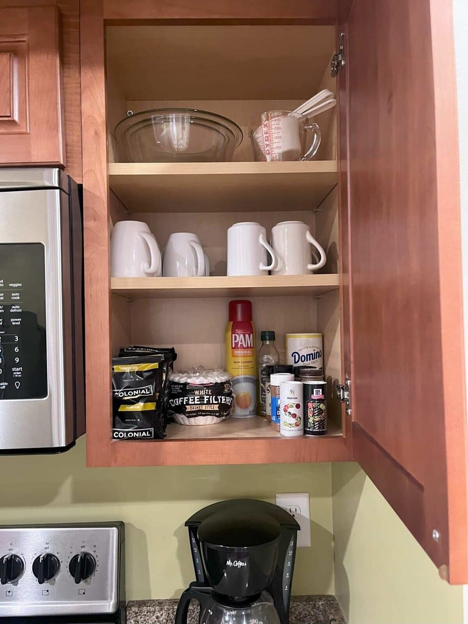 Coffee/mugs/spices