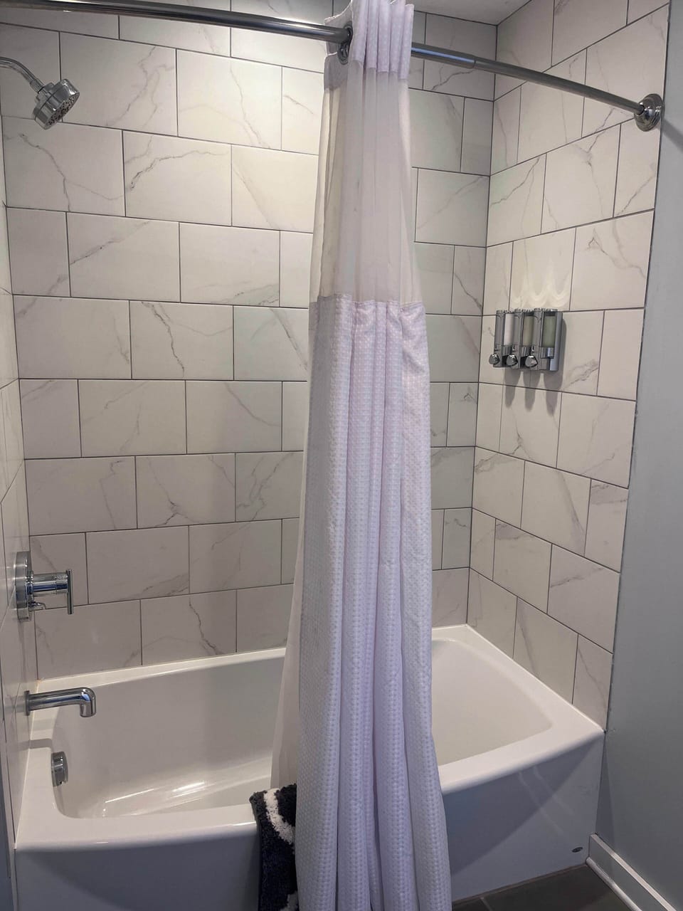 Full bath/shower