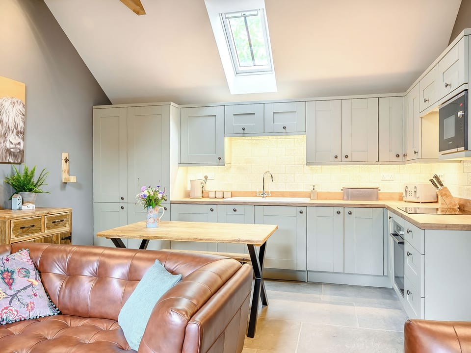 Kitchen | Holyoake Barns- The Cow Shed - Holyoake Barns, Little Alne, near Wootton Wawen