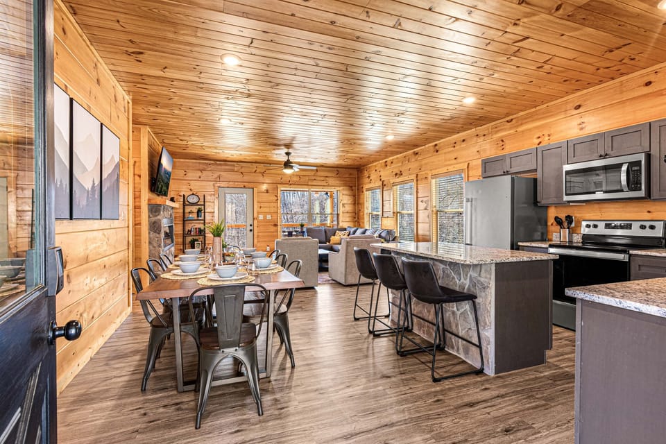 Welcome to your Smoky Waters Lodge vacation - we have thought of everything for you including the best of the best in our digital guidebook.