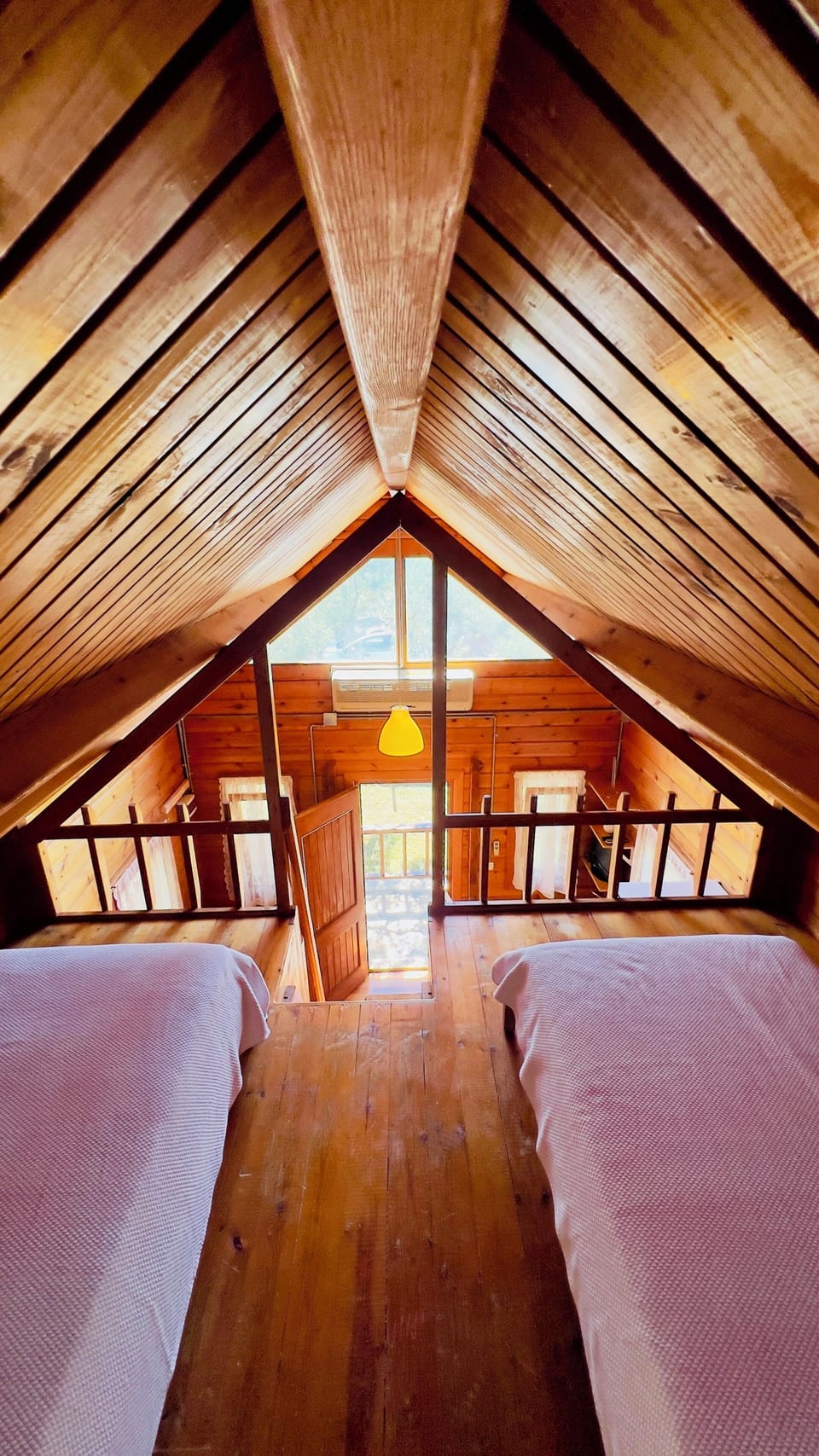 Bungalow | 2 bedrooms, desk, WiFi (free), individually decorated