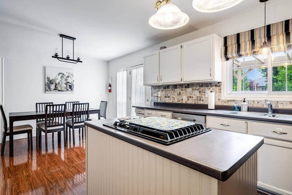 Fully equipped kitchen for everything from quick breakfasts to family dinners