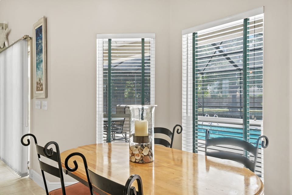 Breakfast table for snacking on breakfast or lunch.