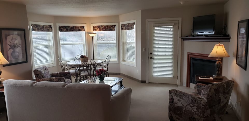 Condo, 1 Bedroom | Living room | Fireplace