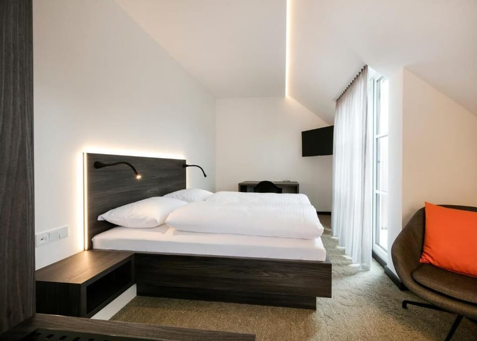 Superior Double Room | Hypo-allergenic bedding, in-room safe, desk, laptop workspace