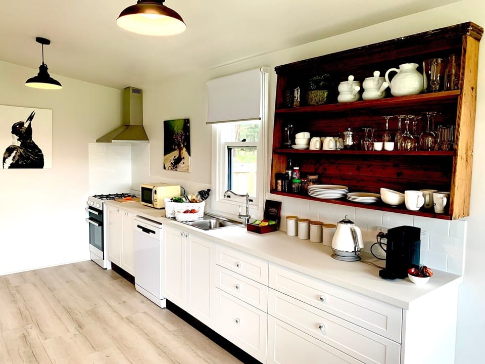 Full kitchen