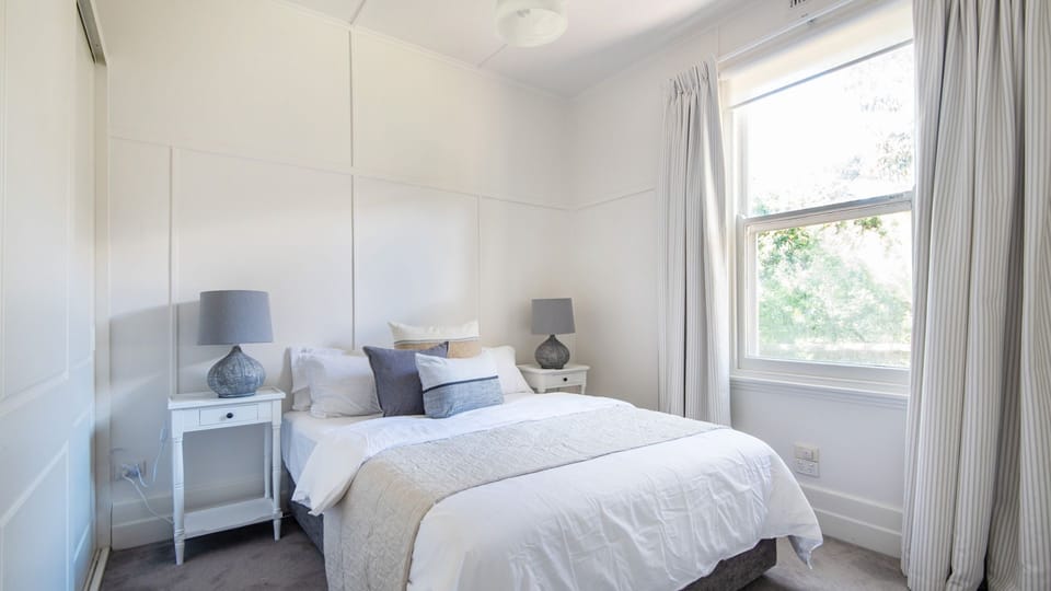 Bedroom 2 with Queen bed