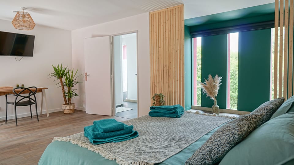 Family Room | Premium bedding, Select Comfort beds, individually decorated, desk