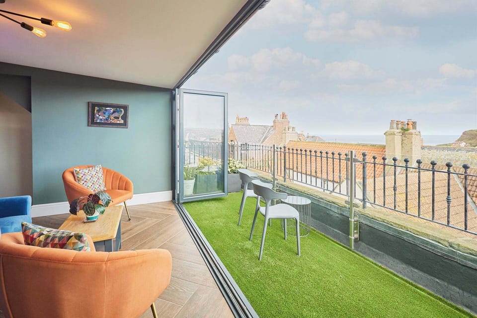 Devereux House, Whitby - Host & Stay