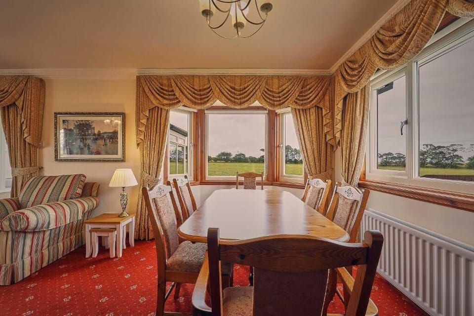Cheviot View, North Sunderland - Host & Stay