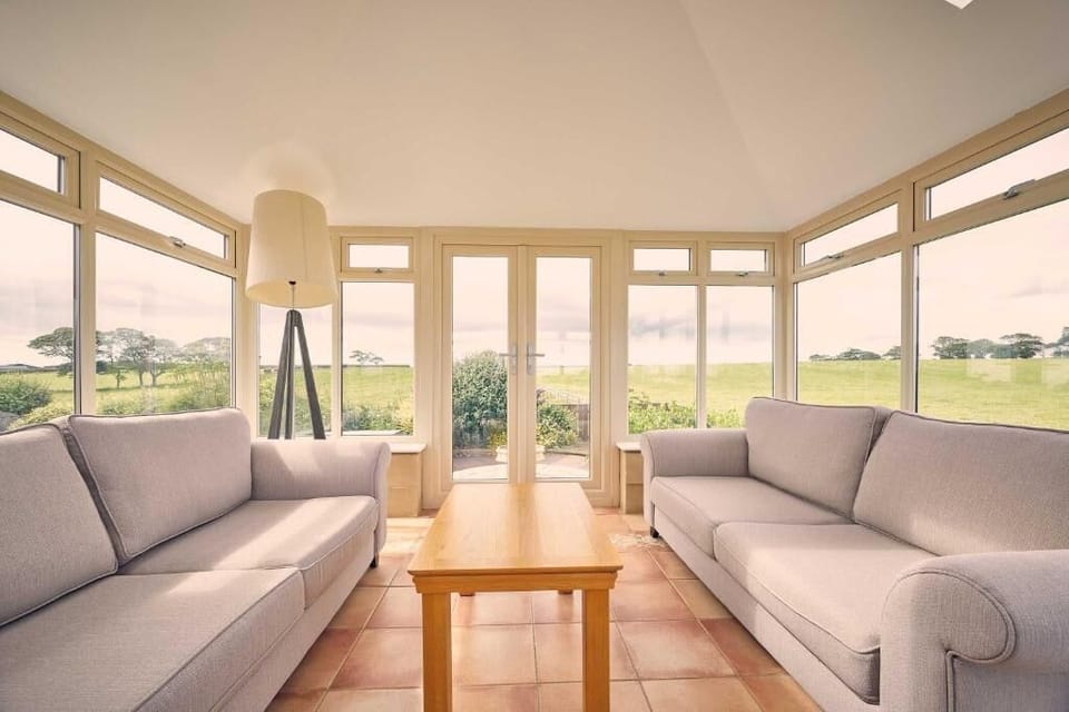 Cheviot View, North Sunderland - Host & Stay