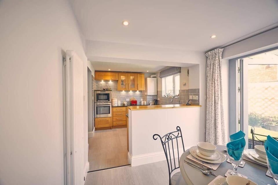 Roselyn By The Sea, Newbiggin-by-the-Sea - Host & Stay