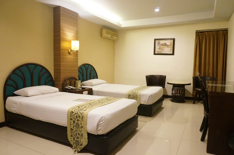 Standard Double or Twin Room | Minibar, WiFi (free)