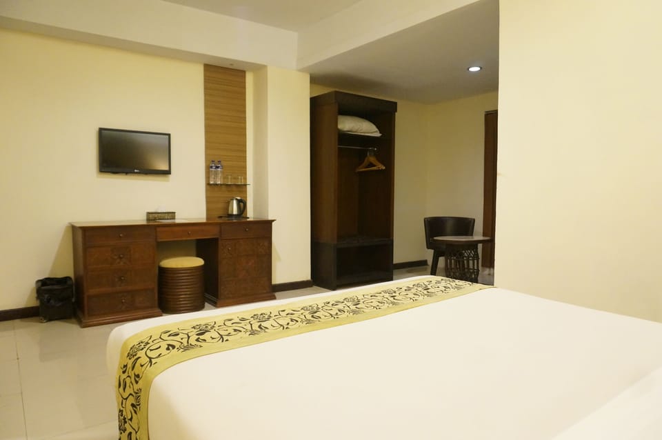 Standard Double or Twin Room | Minibar, WiFi (free)