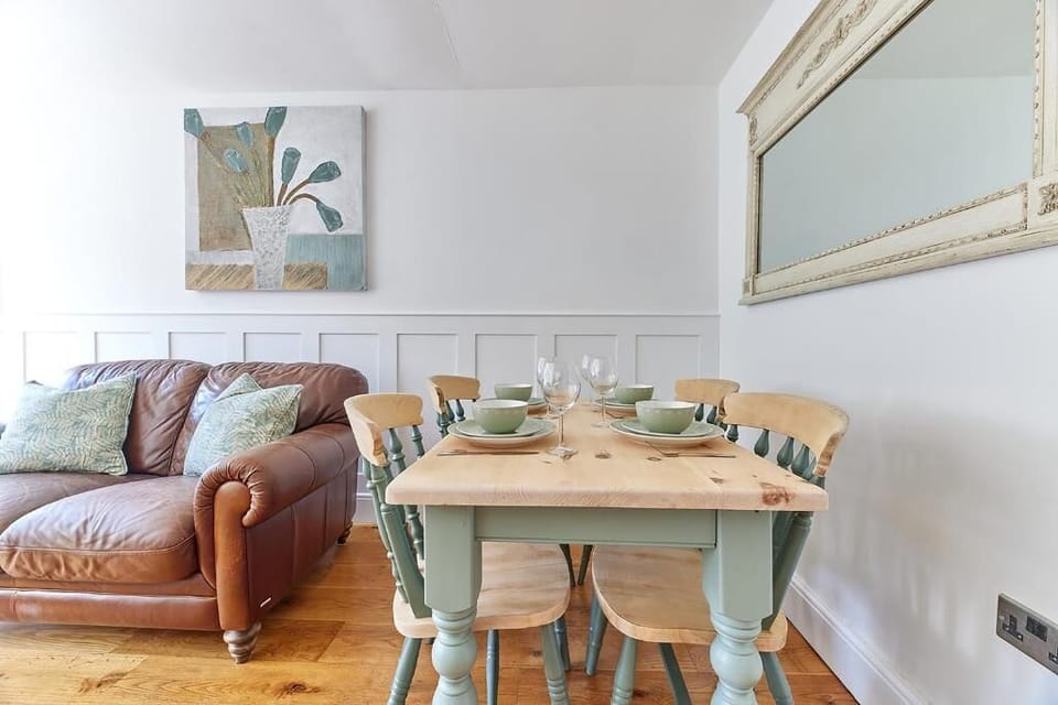 Waterleap Cottage, Ovingham - Host & Stay