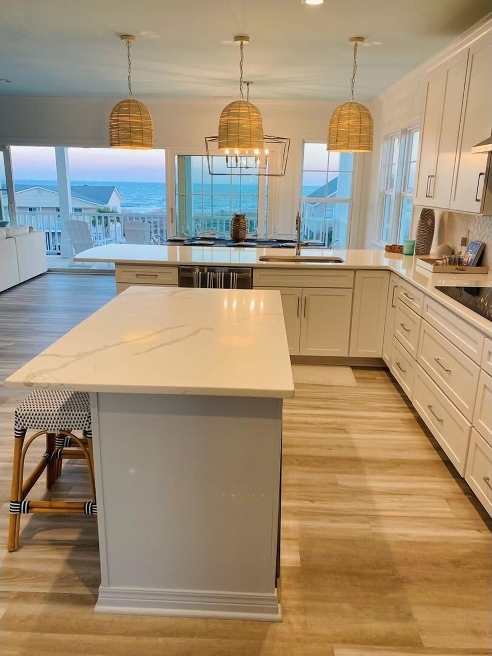 House, 5 Bedrooms | Private kitchen | Fridge, microwave, oven, stovetop