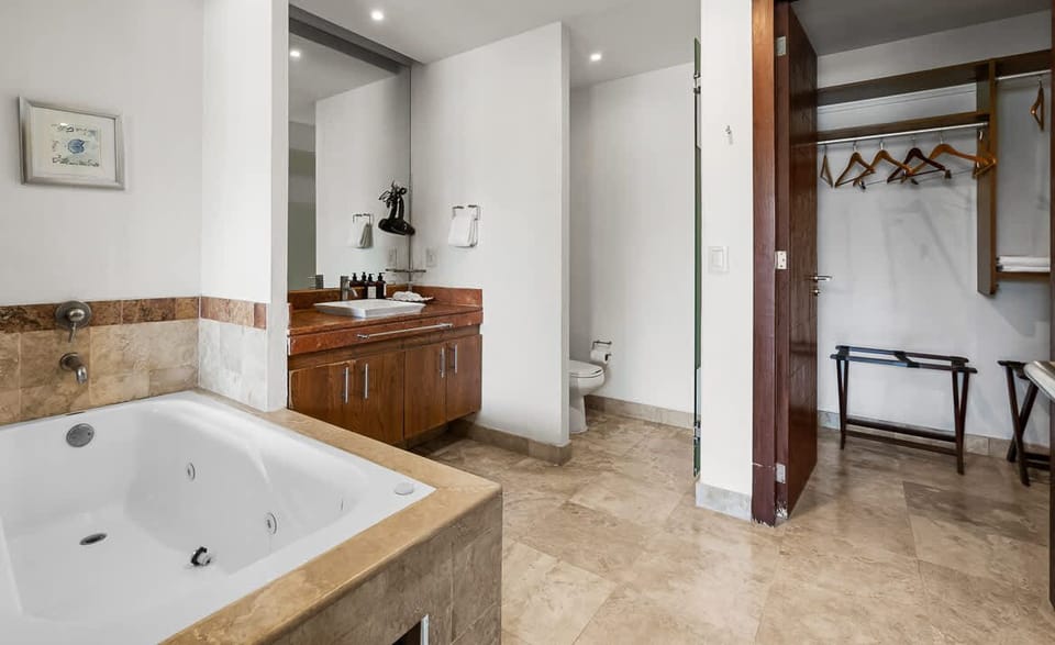 Main bathroom