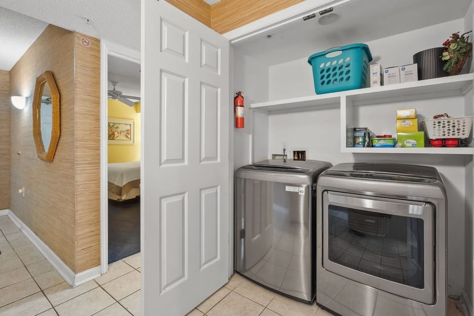 Indoors, Appliance, Microwave, Oven, Ceiling Fan