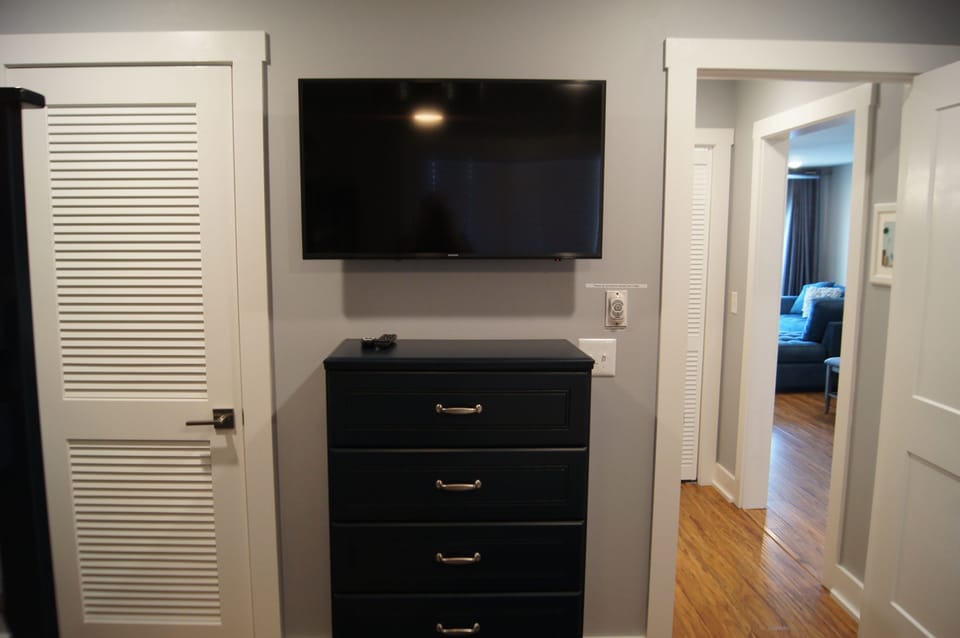Indoors, Floor, Flooring, Screen, Couch