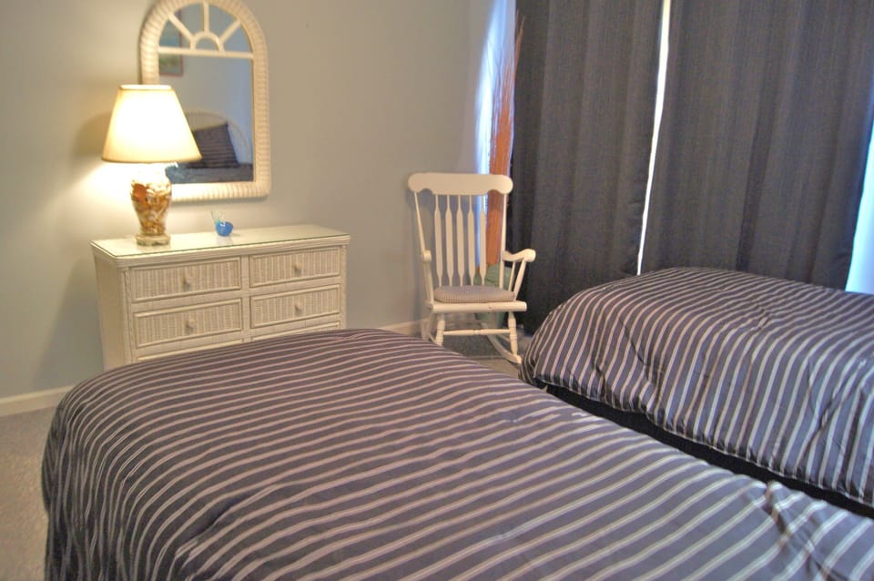Bedroom/No TV