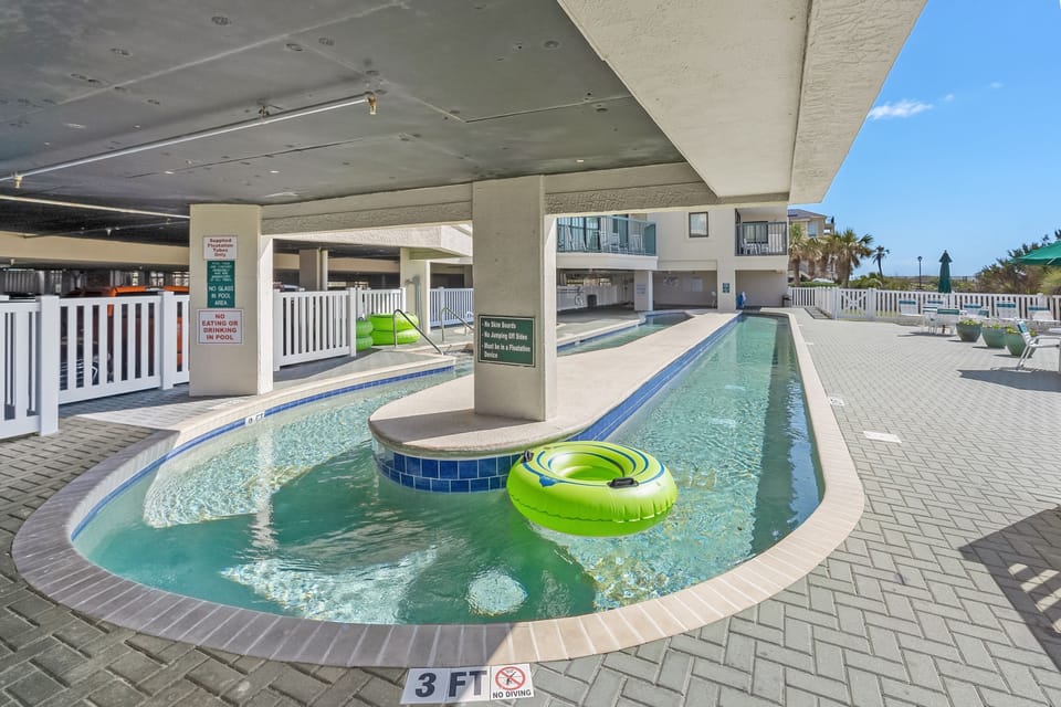 Pool, Water, Swimming Pool, Building, Hotel