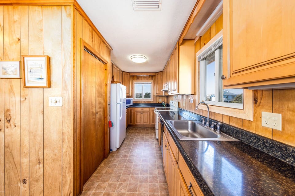 An expansive Kitchen with a connected Bathroom gives you everything you need to create the perfect seafood masterpiece.