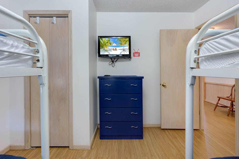 Bunk bedroom