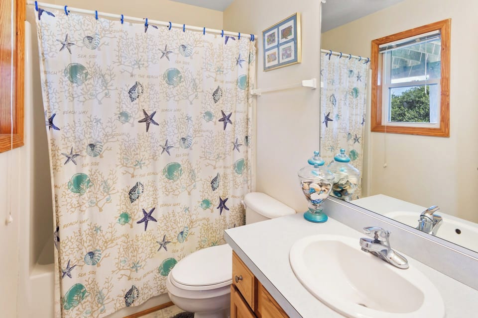 A Full Bathroom keeps everyone comfortable throughout your stay.