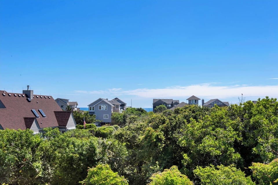 Work on your tan on the Top-Level Deck with beautiful views!