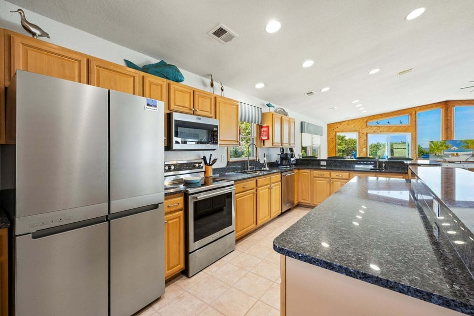 TL: Kitchen