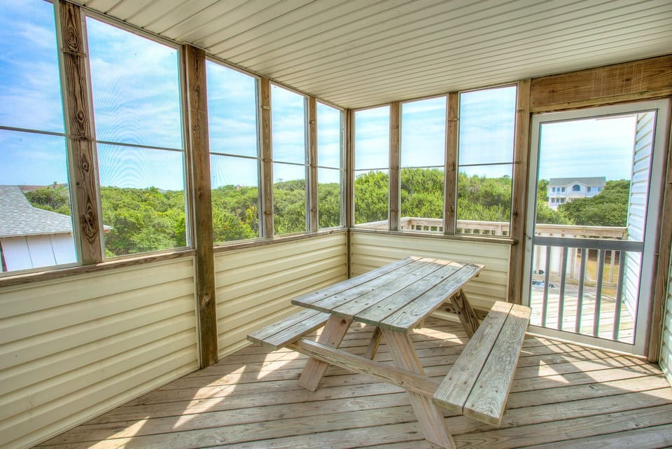 Screened Deck