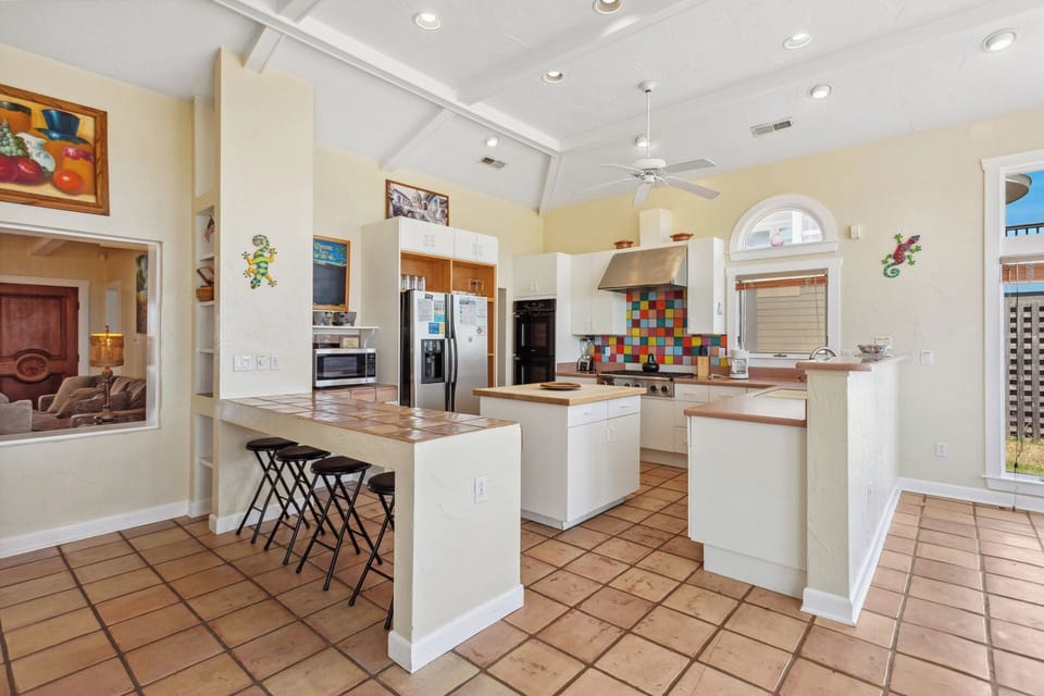 The beautiful, spacious Kitchen is ideal for whipping up an unforgettable meal that the whole family will enjoy.