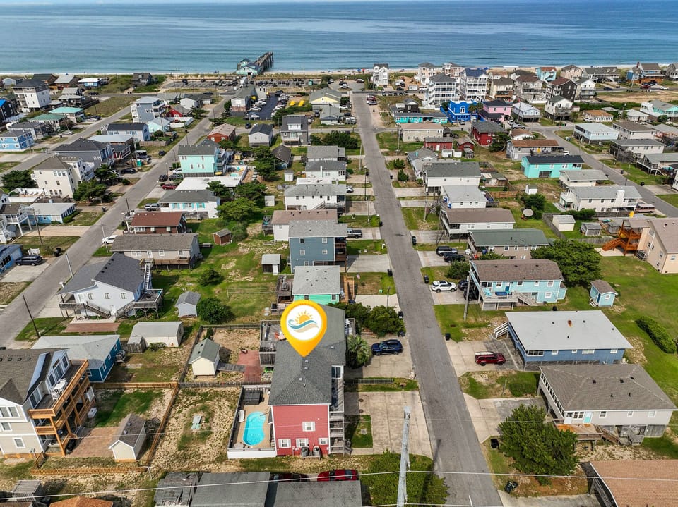 Roxsand is just a short walking distance to the beach, Avalon Fishing Pier, and Awful Arthur's Raw Oyster Bar!