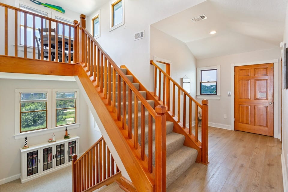 Guests can also enjoy a little privacy by stepping up to the top-level crow's nest.