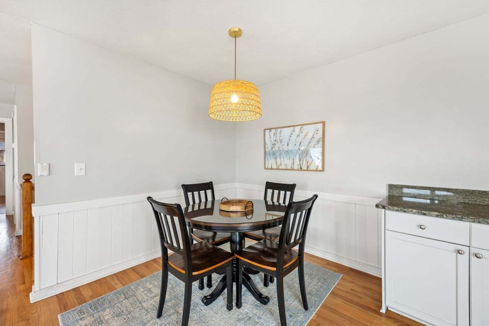 The convenient Wet Bar and Additional Dining Area is great for mid-day snacks and delicious treats.