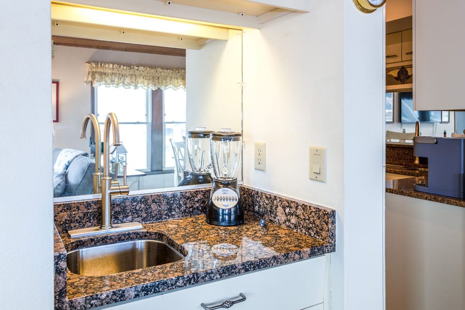 Wet bar.