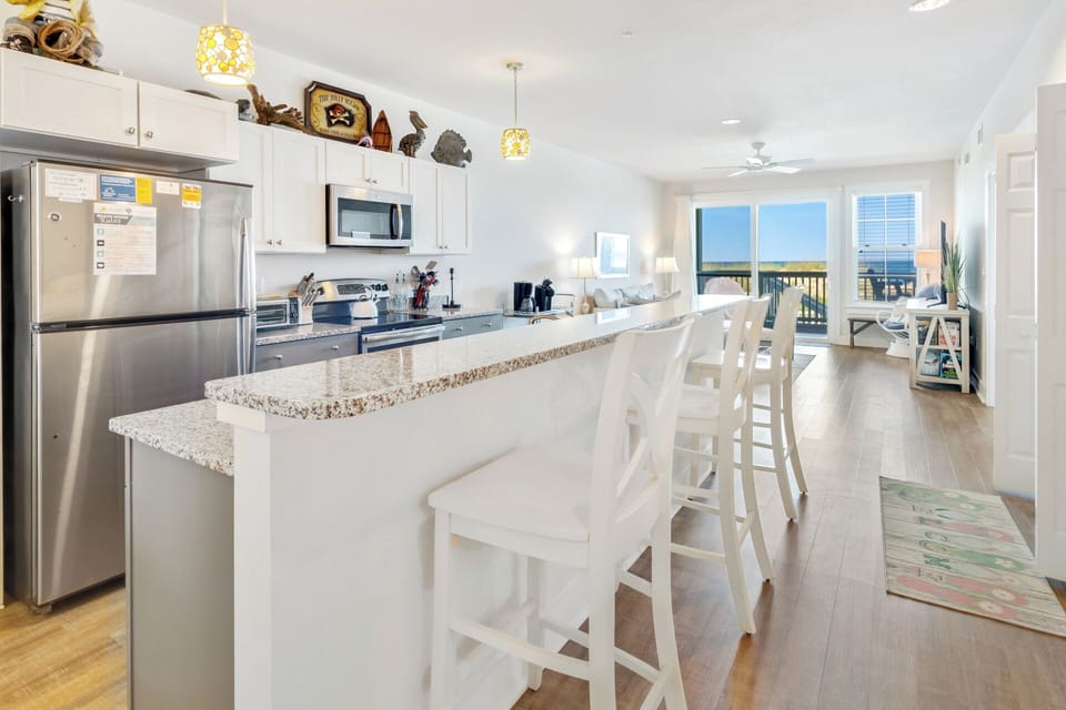 Enjoy a Relaxed Breakfast at the Kitchen Island!