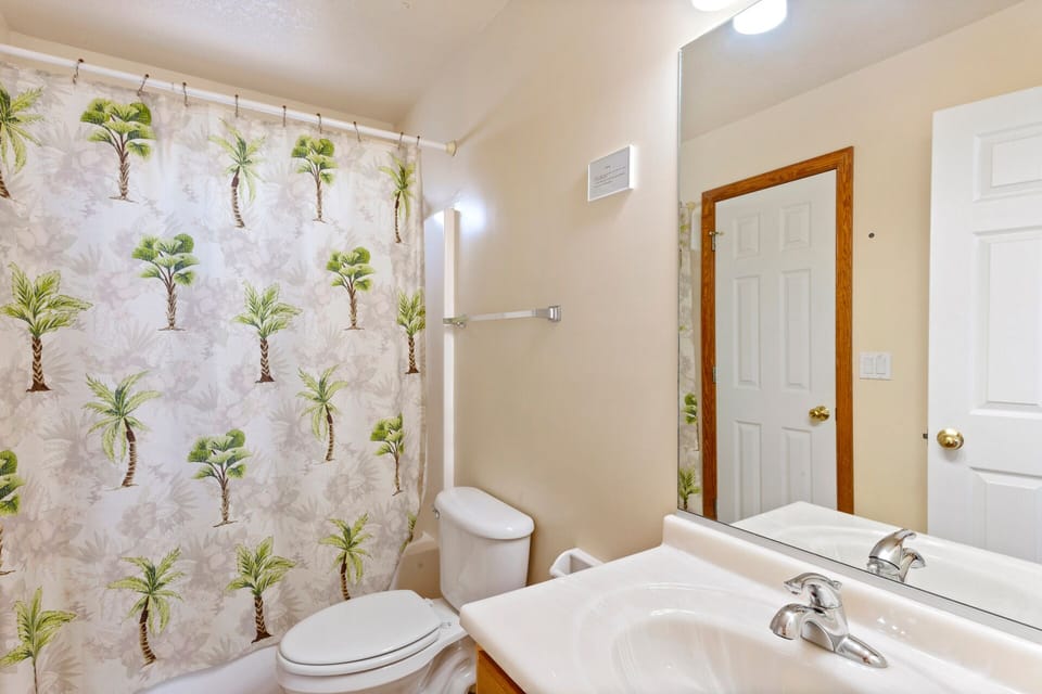 Full bathroom