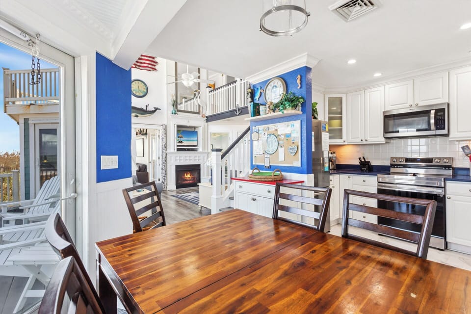 Ideal space for preparing family dinners after a day at the beach.