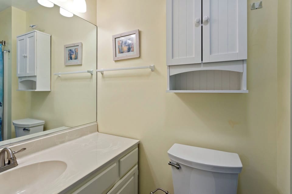 The Full Bathroom keeps you comfortable all week long.