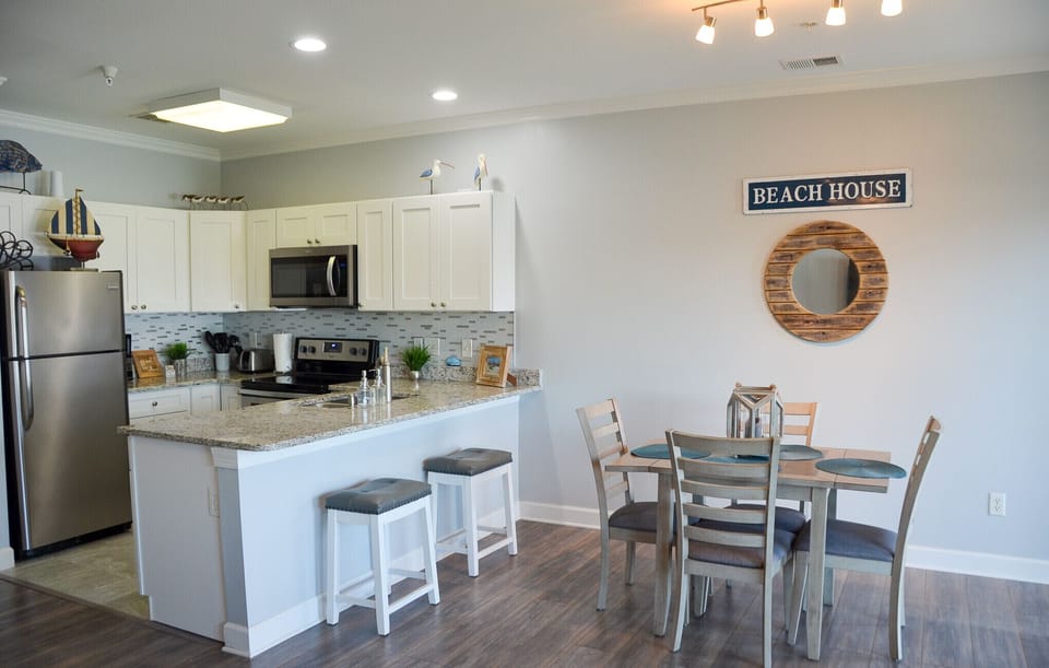 Open, light-filled dining area and kitchen