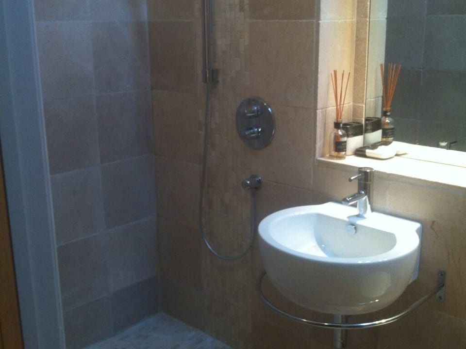 Standard Double Room, Ensuite | Bathroom