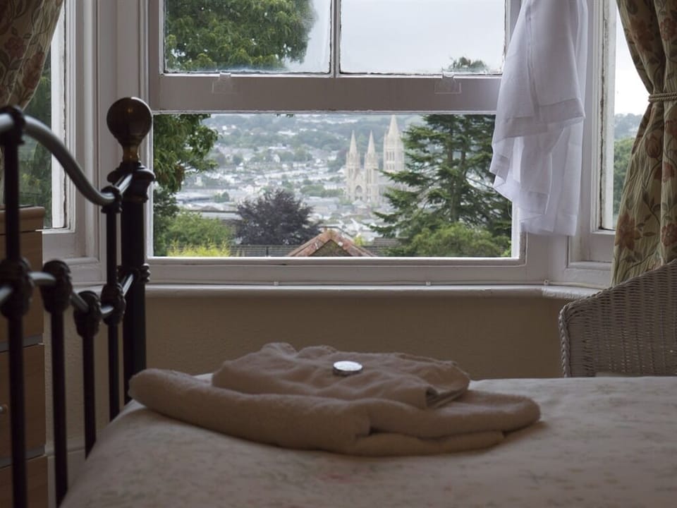 Standard Double Room, Ensuite, City View