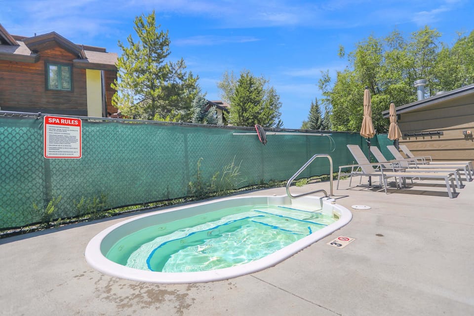 Hillsider Hot Tub