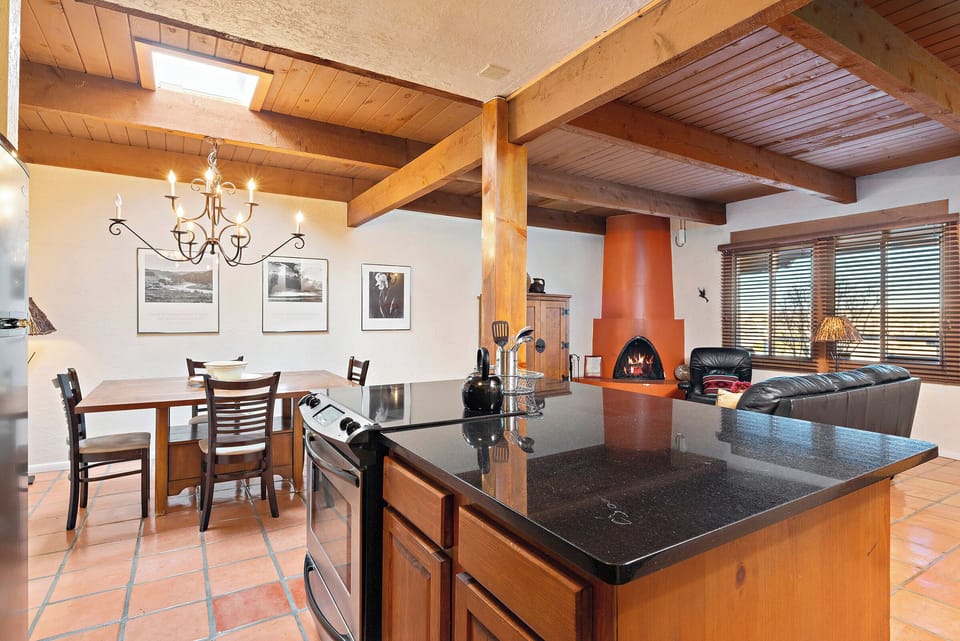 Kitchen / Living Area